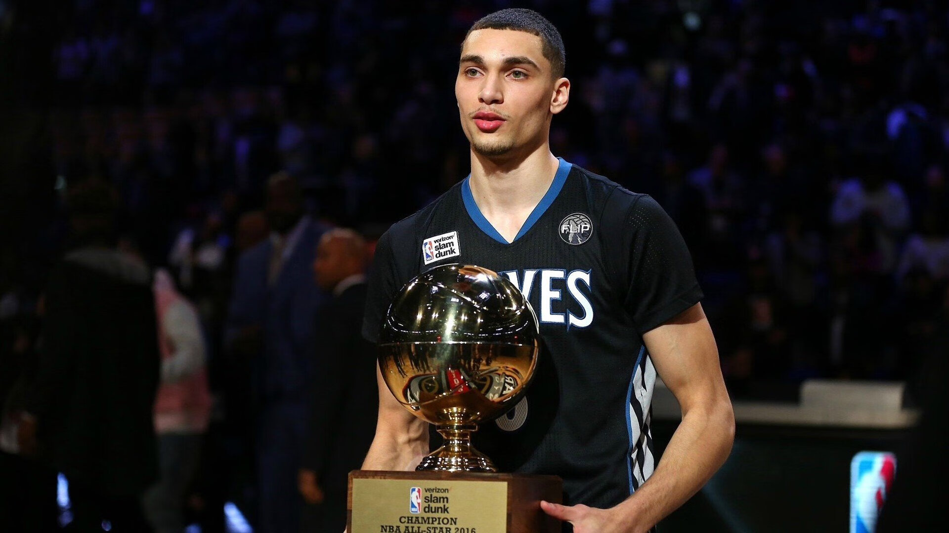 “爱的传递 龙之关怀”篮球慈善活动在马尼拉举行