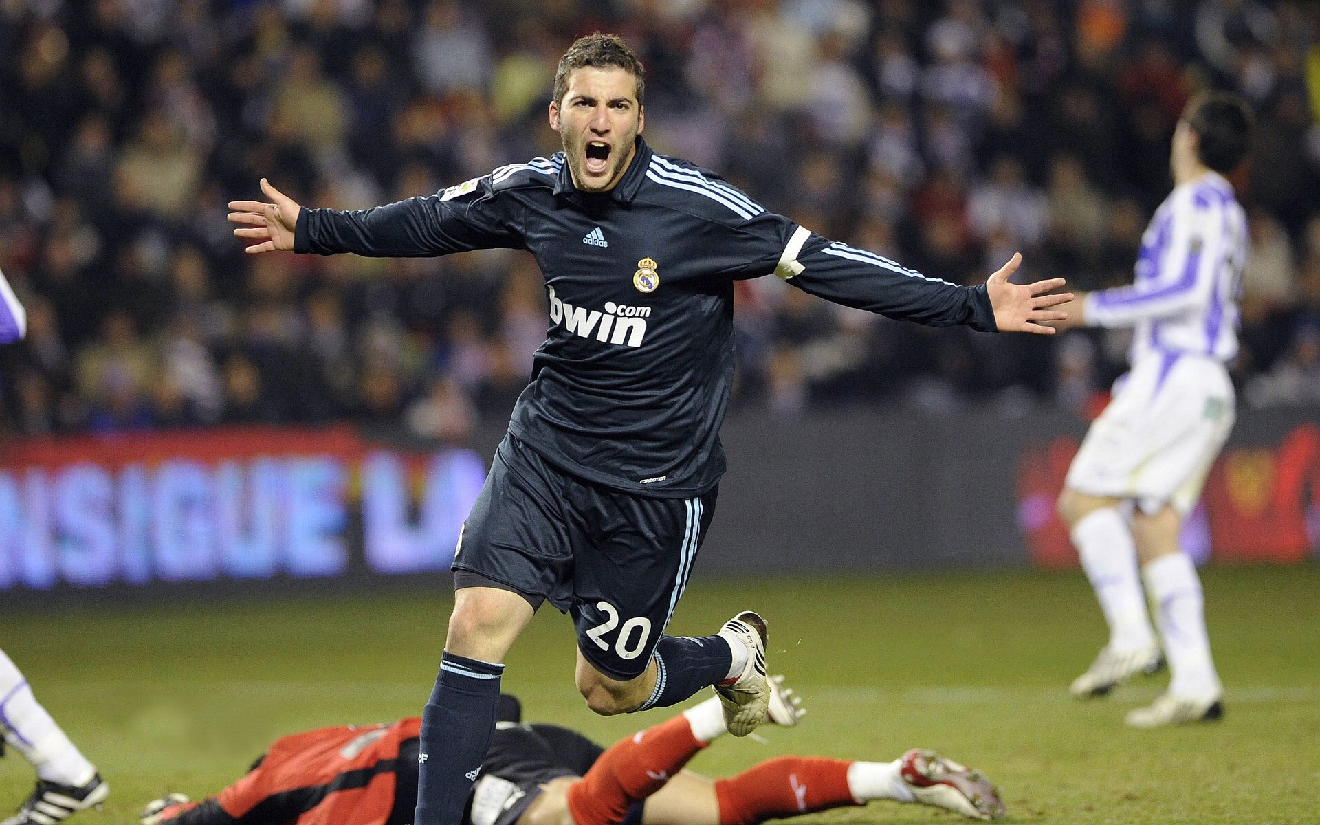 爱游戏入口-【比分追踪】本周最激烈的五场比赛实时分析，比分情况