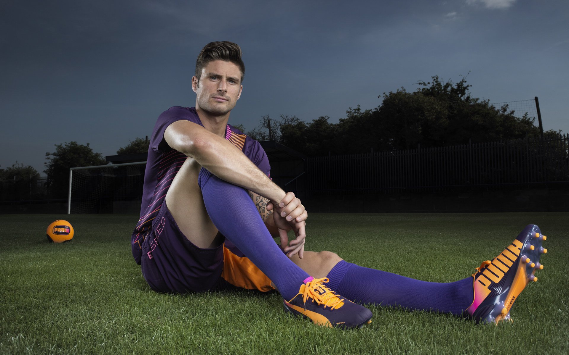 【超智能球场】未来场馆或配备全方位监测与互动系统，智能化篮球场